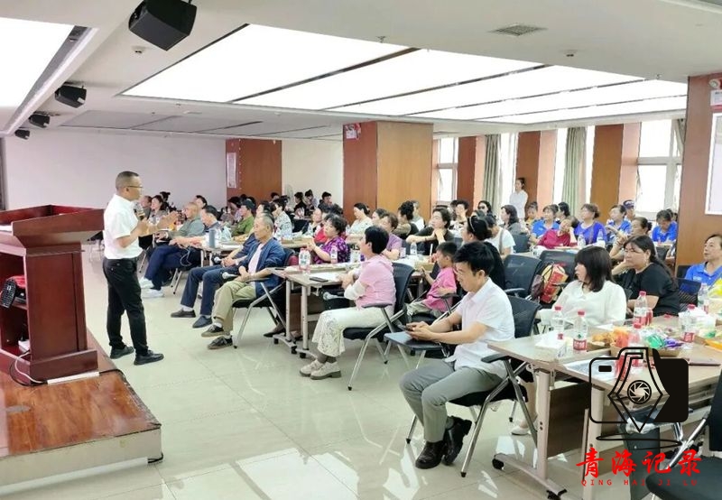 送良种送技术送思路——西宁市老科协专家团赴大通韩家山村助力十五五农业现代化