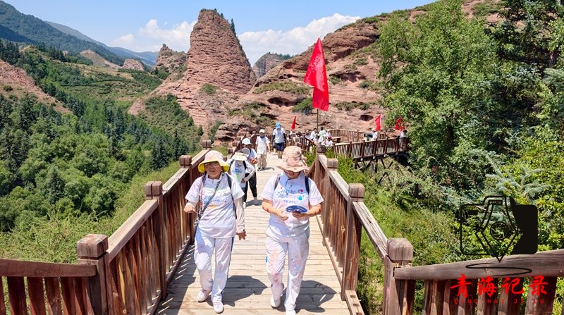 聚力生态黄河 乐享全民运动 2026 “清清黄河” 彩色跑在尖扎坎布拉开跑